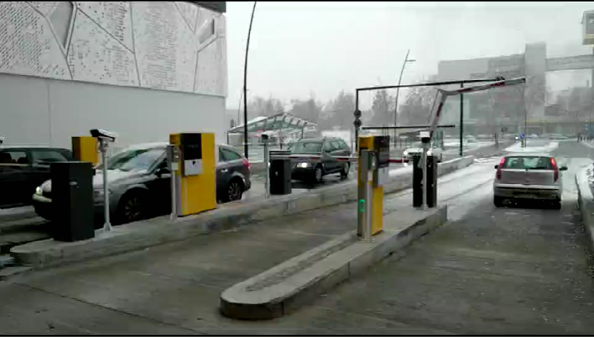 Sèrbia Solucions del sistema d'estacionament comercial de la finca de PEOMENADA